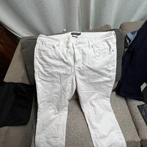 TORRID 20 S WHITE STRETCH JEANS